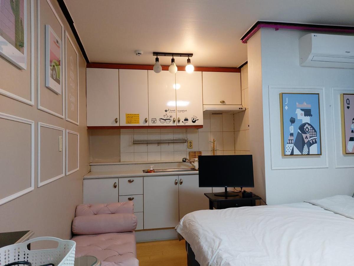 Han River Residence & Guesthouse Seoul Bagian luar foto