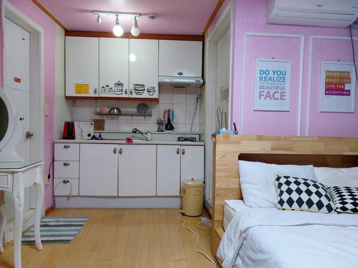 Han River Residence & Guesthouse Seoul Bagian luar foto
