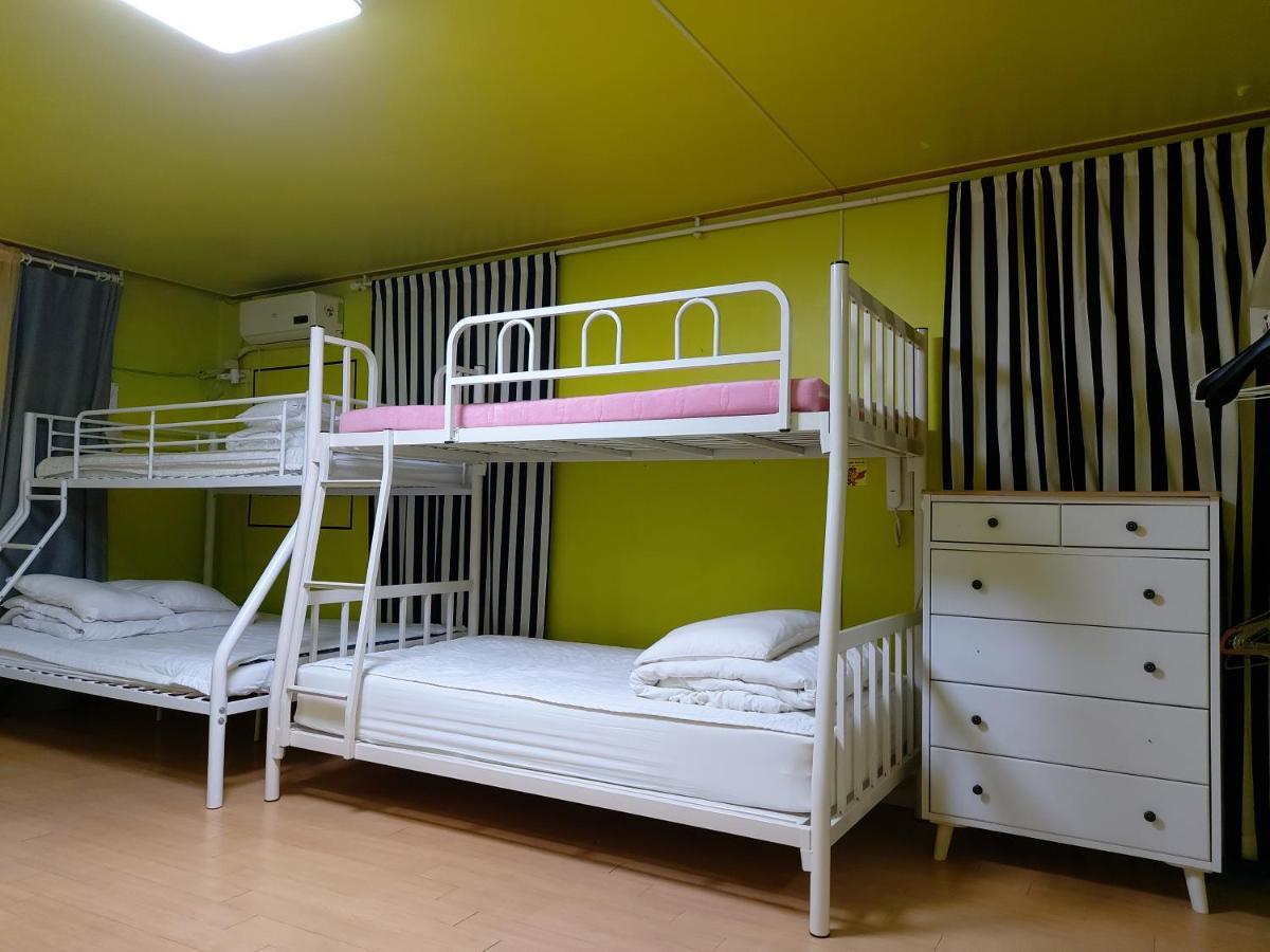 Han River Residence & Guesthouse Seoul Bagian luar foto
