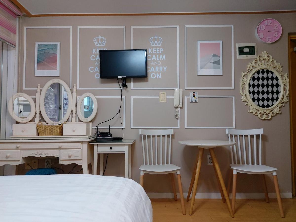 Han River Residence & Guesthouse Seoul Bagian luar foto